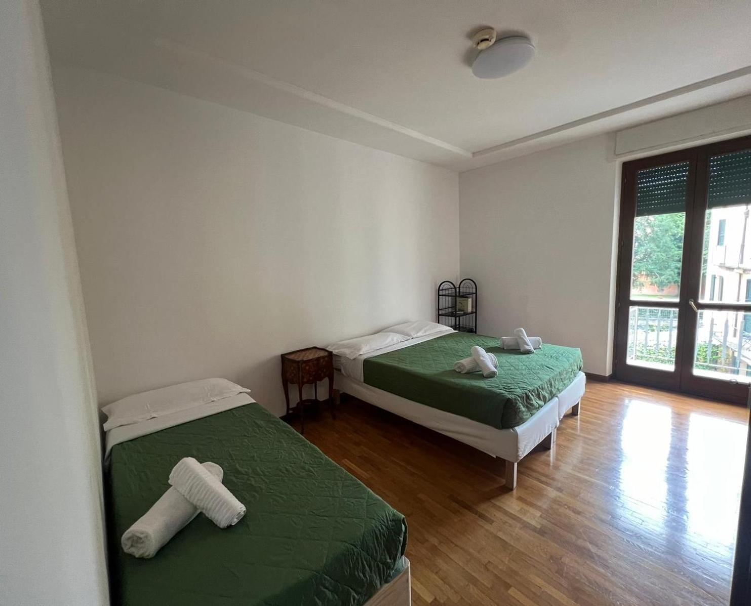 Marconi Rooms And Apartments Verona Ngoại thất bức ảnh