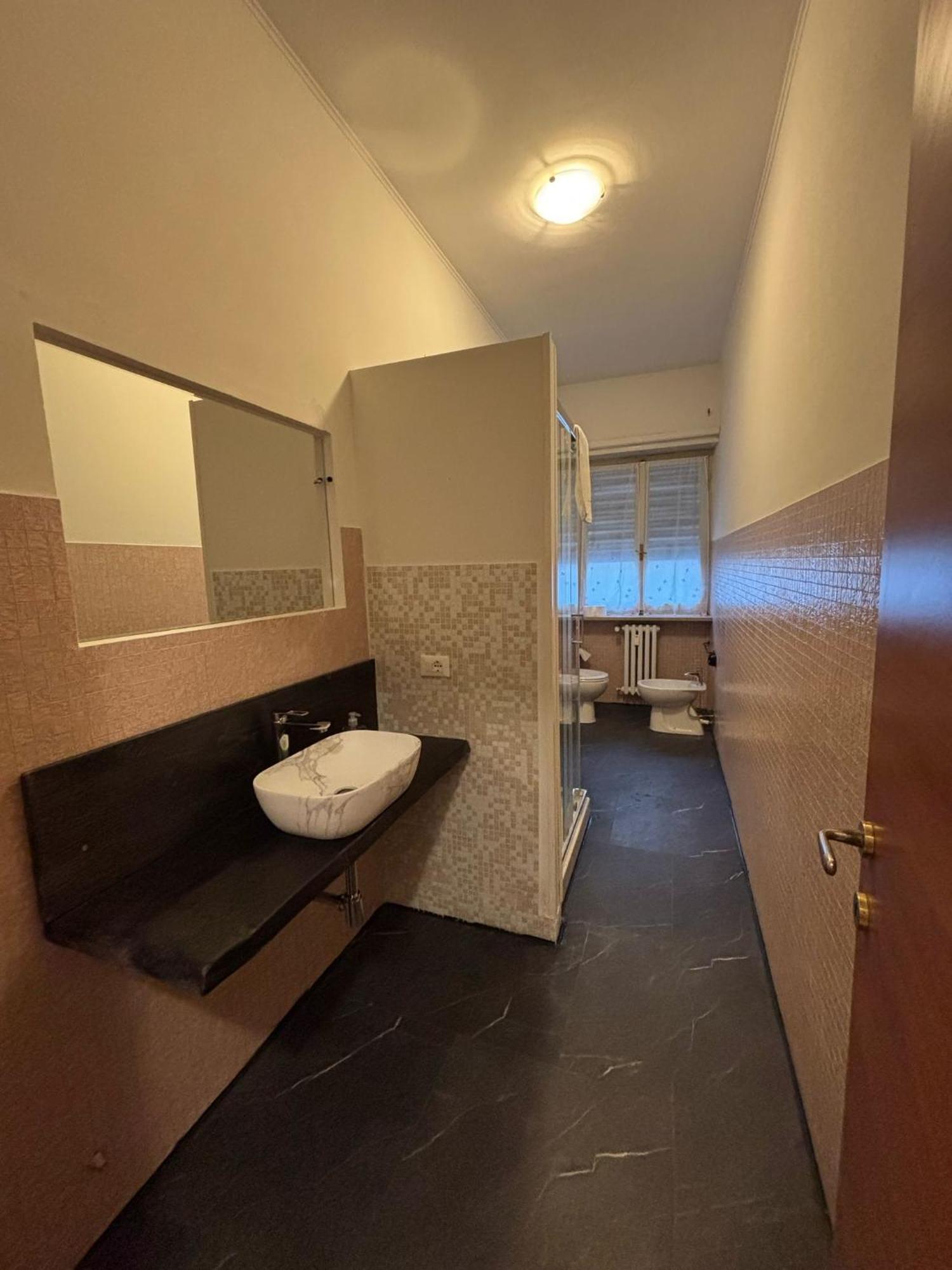 Marconi Rooms And Apartments Verona Ngoại thất bức ảnh
