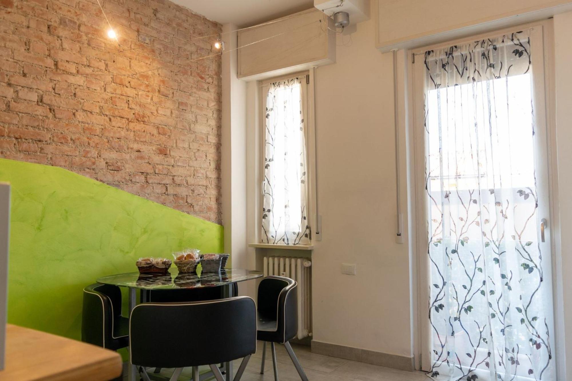Marconi Rooms And Apartments Verona Ngoại thất bức ảnh